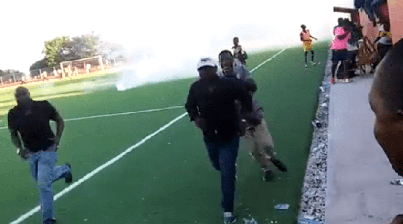 (video) Un match entre Racing des Gonaïves et Tempête de St-Marc sombre dans la violence post thumbnail image