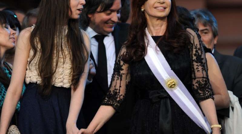 Corruption: Une ex-présidente de l’Argentine et ses 2 enfants impliqués de « blanchiment d’argent » post thumbnail image