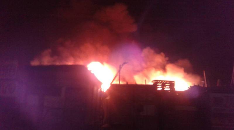 Vidéo/Port-au-Prince: Un violent incendie éclate au « Marché du Port » post thumbnail image