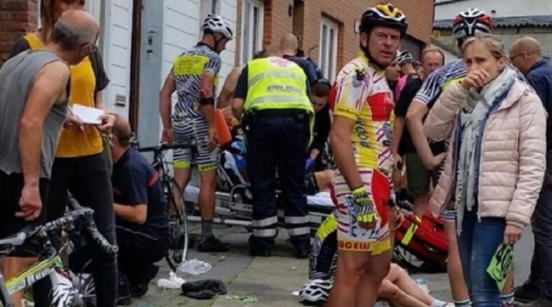 Une voiture percute des cyclistes et fait 19 blessés en Belgique post thumbnail image
