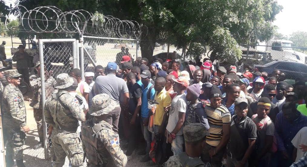 L’Armée Dominicaine a arrêté 951 Haïtiens en RD post thumbnail image