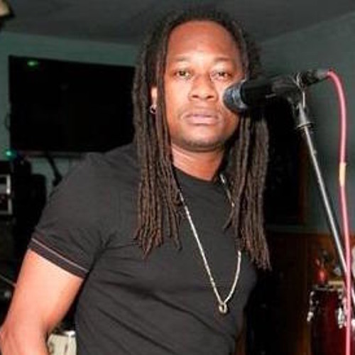 Haïti-Culture : Le chanteur vedette du groupe compas Djakout #1 Auguste Duverger ‘’Pouchon’’ frappé d’une crise d’épilépsie. post thumbnail image