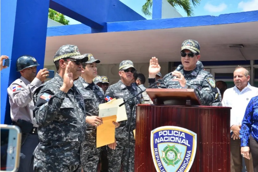 Hausse du taux de criminalité en République Dominicaine : le directeur de la police de Santiago révoqué post thumbnail image