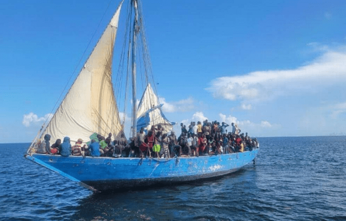 Un voilier haïtien transportant environ 150 réfugiés échoue au large de Miami Dade post thumbnail image