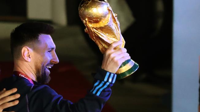 Lettre de Messi | Le trophée est aussi dédié à « Diego qui nous a encouragés depuis le ciel » post thumbnail image