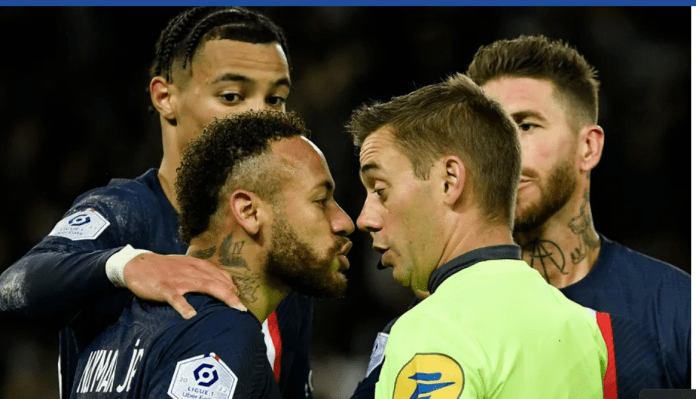 Pour le premier match du PSG après la Coupe du monde, Neymar est expulsé pour « simulation » de penalty post thumbnail image