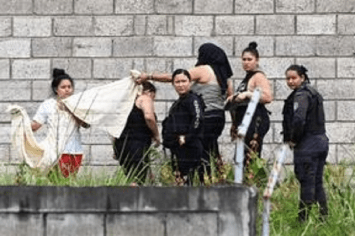 Un affrontement entre bandes rivales dans une prison pour femmes fait au moins 41 morts au Honduras post thumbnail image